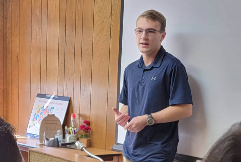 Jack giving presentation to room of 4H judges